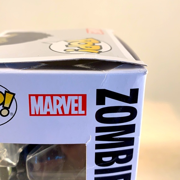 Funko Pop Zombie She-Hulk Special Edition - Picture 4 of 8